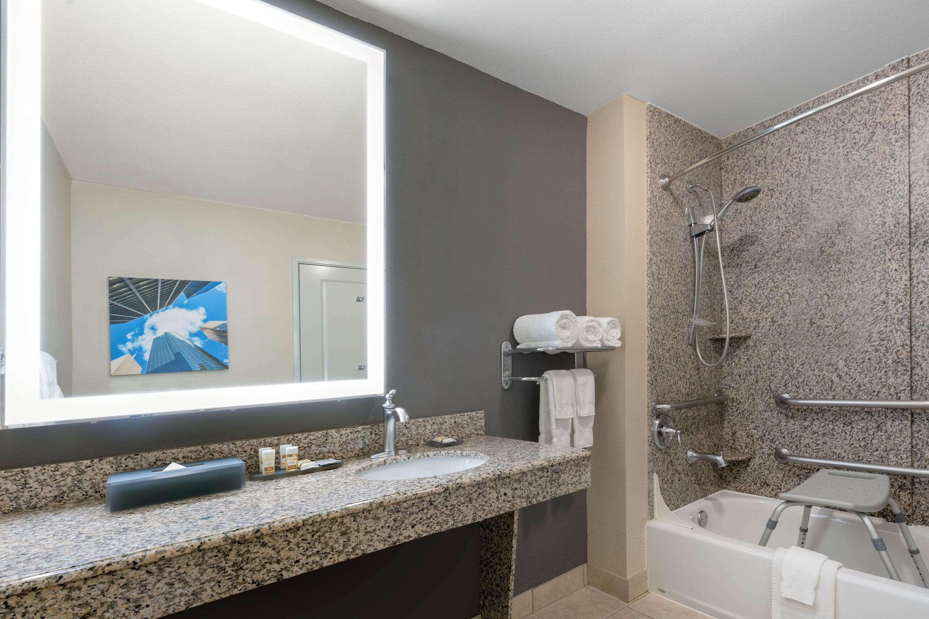 La Quinta By Wyndham Houston Energy Corridor Hotel Exterior foto